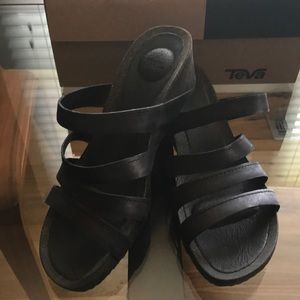 Teva Ysidro Slide size 10